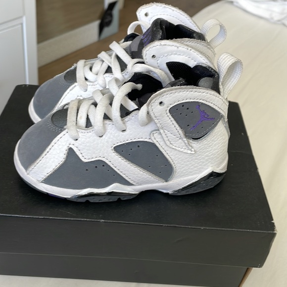 Toddler Retro Jordan size 7c in good condition. - Picture 3 of 7